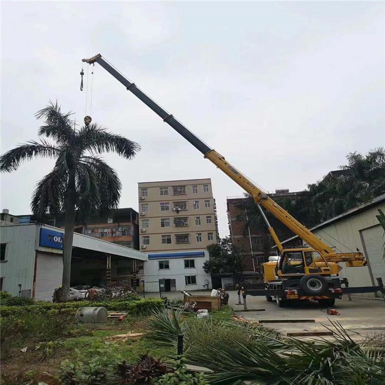 平湖12吨吊车出租一天的收费标准是什么