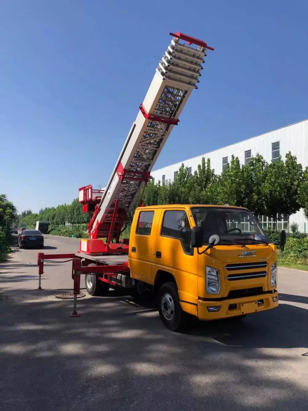 平湖附近的云梯车出租服务：轻松解决高空作业需求