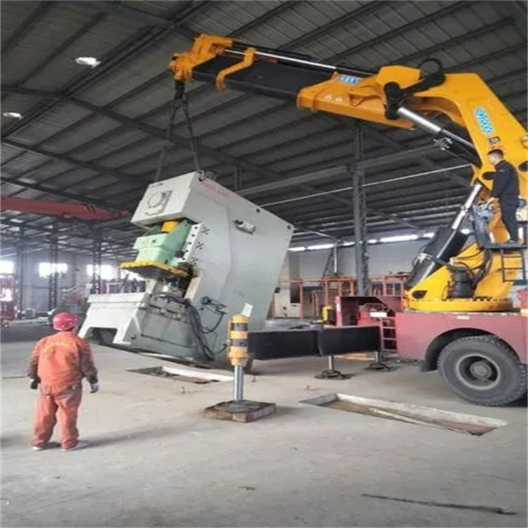 平湖80吨折臂吊车出租附近电话